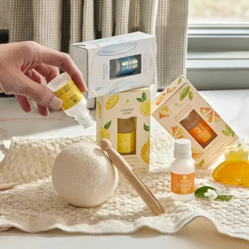 Vista 2 de Thymes Juego de bolas de lana para secadora – Incluye 3 bolas de lana para lavandería + 1 aceite perfumado de fragancia para secadora – Elimina