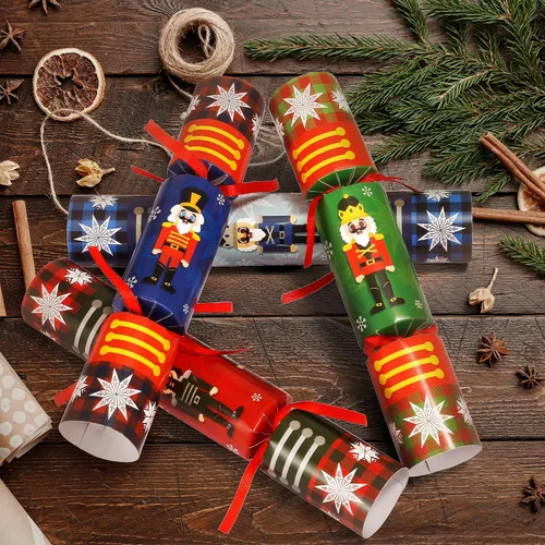 Vista 6 de JOYIN Paquete de 8 recuerdos de fiesta de Navidad con diseño de cascanueces sin broches para fiestas con suministros de fiesta para niños y adultos