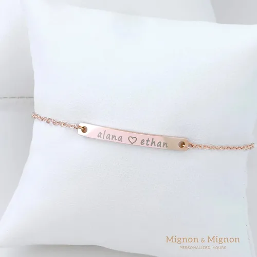 Vista 3 de Delicada barra pulsera de nombre Joyería con iniciales. Regalo perfecto.