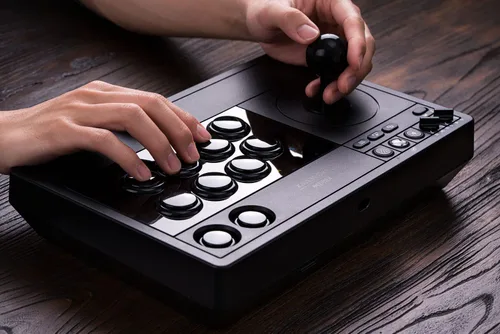 Vista 8 de 8Bitdo Arcade Stick for Xbox Series XS, Xbox One and Windows 10, Arcade Fight Stick with 3.5mm Audio Jack - Officially Licensed (Black)