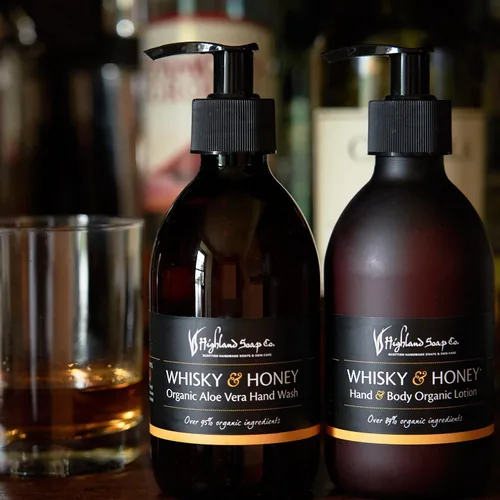 Vista 2 de The Highland Soap Company, loción orgánica para manos y cuerpo, whisky y miel, 10 onzas líquidas (paquete de 1)