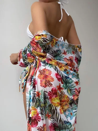Vista 2 de OYOANGLE Traje de baño de 3 piezas para mujer con estampado floral halter bikini conjunto con kimono