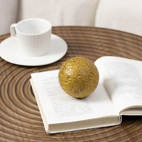 Vista 5 de Decoración para mesa de hierro decorativo Esfera Orbes Bolas decorativas Bola de damasco hueco de metal amarillo de 3,35 pulgadas para floreros