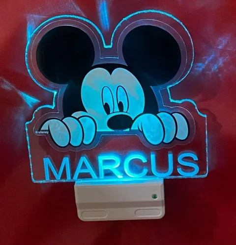 Vista 2 de Mirror Mania Store Lámpara de mouse con enchufe de luz nocturna LED personalizada grabada gratis hecha a pedido, decoración de habitación de niñas
