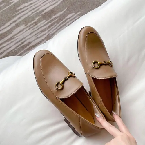 Vista 2 de Divanne Mocasines para mujer, mocasines planos con cadena dorada, mocasines de piel sin cordones Albaricoque