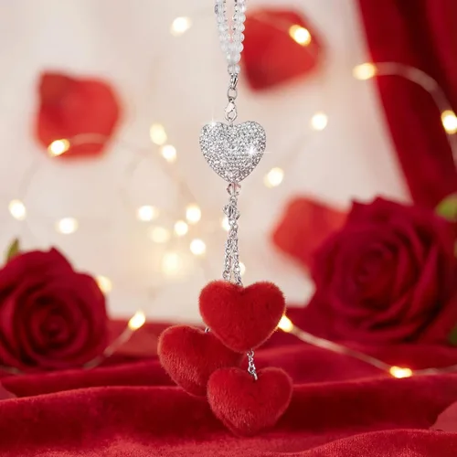 Vista 3 de Frienda Espejo retrovisor rojo para mujer, accesorios brillantes con forma de corazón con diamantes de imitación para colgar en el espejo trasero