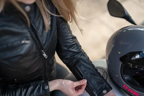Vista 7 de SHIMA Winchester 2.0 Chaquetas de moto para mujer, protector de espalda de la Fuerza Aérea, chaqueta de cuero para motocicleta, chaqueta de verano