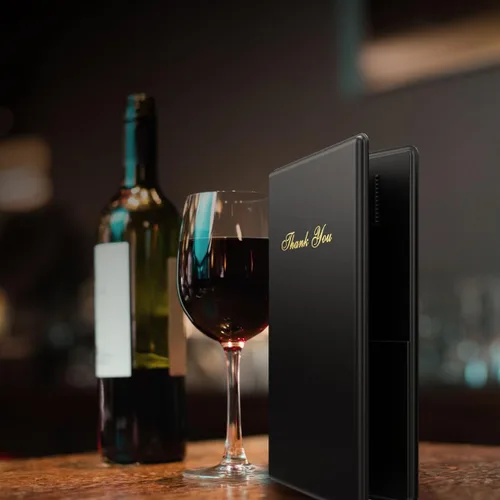 Vista 2 de Presentadores de cheques para restaurantes – Paquete de 10 tarjeteros de cheques de invitados, color negro con impresión de agradecimiento dorada