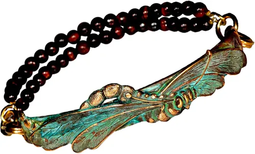 Vista 2 de Elaine Coyne Collectible Artwear Verdigris Patina - Pulsera de latón macizo Art Nouveau con libélula grande, intercambiable, color jaspe, Latón