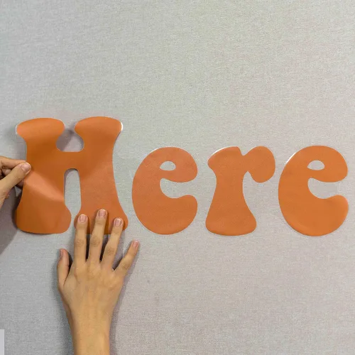 Vista 6 de Letrero de calcomanía para fiesta de baby shower con texto en inglés «Here Comes The Son» (Here Comes The Son)