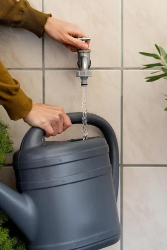 Vista 4 de Gardena Grifo Conector 0.827 in (G 1/2 pulgada): Adaptador para conectar una manguera de agua, tecnología anti-salpicaduras, sistema original a