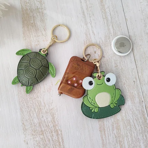 Vista 21 de CATCH ON Paquete de 2 fundas de cuero para Airtag para llavero, bonitos accesorios Kawaii adecuados para Airtag