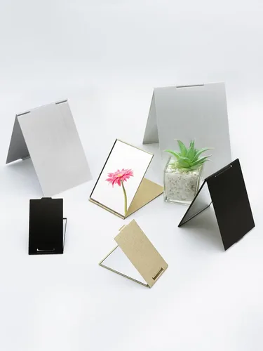 Vista 7 de Espejo plegable portátil, espejo de mesa de maquillaje ultra delgado para viajes con carcasa de aluminio, dorado, tamaño mini, 4.7 pulgadas