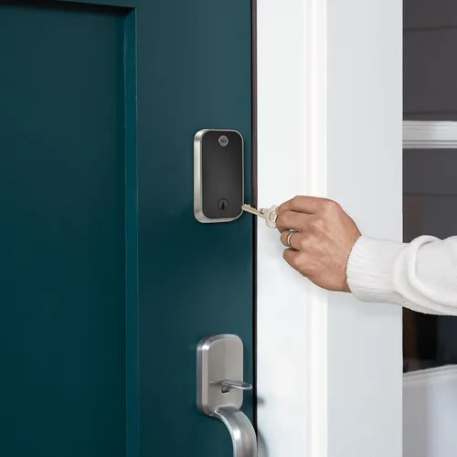 Vista 6 de Yale Assure Lock 2 Touch - Cerradura de puerta de entrada inteligente con llave de níquel satinado con teclado de pantalla táctil conectado