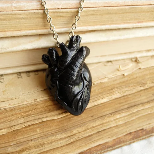 Vista 23 de Collar de corazón anatómico