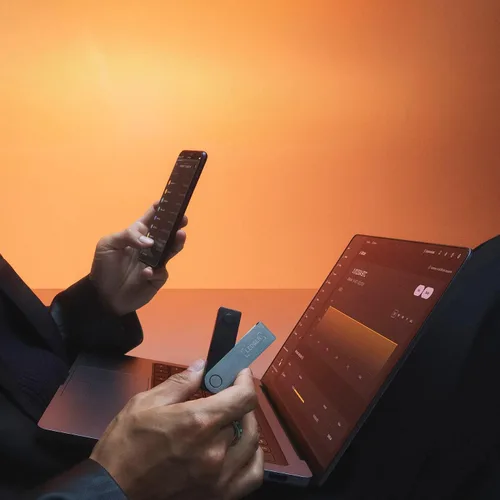 Vista 8 de Ledger Nano X Crypto Wallet Signner - Administra de forma segura todos tus activos criptográficos con este clásico habilitado para Bluetooth