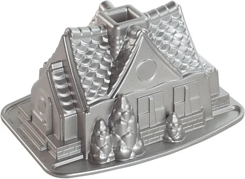 Vista 4 de Nordic Ware Cozy Village - Casa de pan de jengibre, 6 tazas, color plateado