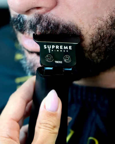 Vista 7 de Supreme Trimmer T Shaper - Recortador silencioso inalámbrico para barba y cabello para hombres 120 minutos de duración, bajo ruido, cuchilla DLC