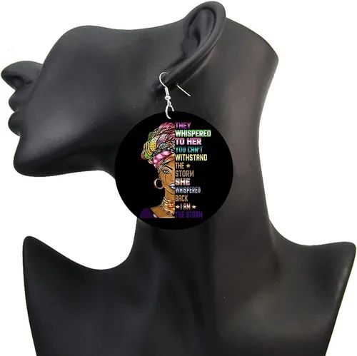 Vista 4 de Pendientes de nombre personalizados para mujer aretes colgantes personalizados para mujer personalidad africana niñas patrón pintado colgante
