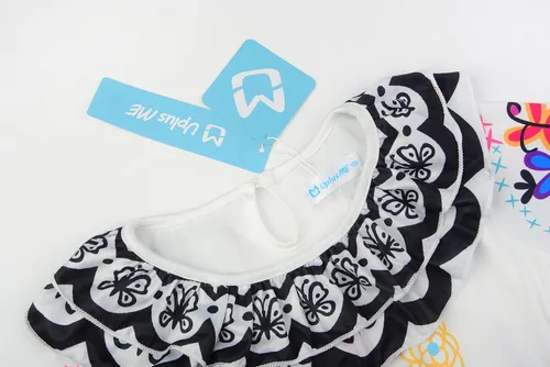 Vista 3 de Uplus ME Disfraz de princesa Mirabel, vestido de disfraz para niños, ropa de Halloween con bolsa, gafas, clips para las orejas