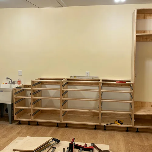 Vista 4 de Niveladores ajustables de 3.9 a 5 pulgadas para borde de gabinete, 12 piezas, patas niveladoras de muebles, pies de nivelación de plástico negro