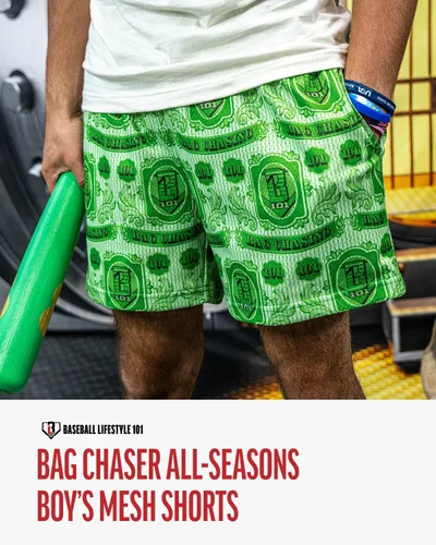 Vista 4 de Baseball Lifestyle 101 Pantalones cortos de malla Bag Chaser para niño con bolsillos laterales y cintura elástica, entrepierna de 5 pulgadas, tallas
