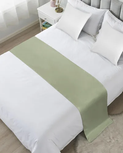 Vista 10 de Camino de cama de Navidad de Papá Noel rosa para cama de tamaño individual, manta decorativa de Navidad para pie de cama, protector de ropa de cama
