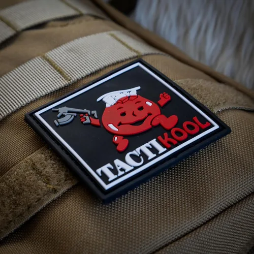 Vista 2 de Tactikool Juice Punch Man - Parodia táctica PVC Moral Patch PVC flexible suave 2.4 x 2.4 pulgadas Parte trasera de Diseño de parodia táctica