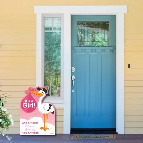 Vista 3 de Big Dot of Happiness Letrero de llegada de bebé personalizado con texto en inglés «It's A Girl Stork»
