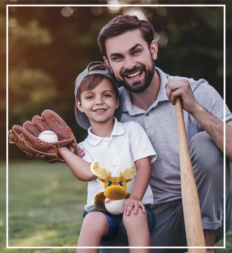 Vista 6 de DolliBu Peluche de alce grande con peluche de béisbol, alce suave y abrazable, adorable juguete de peluche, juguete de peluche suave personalizado