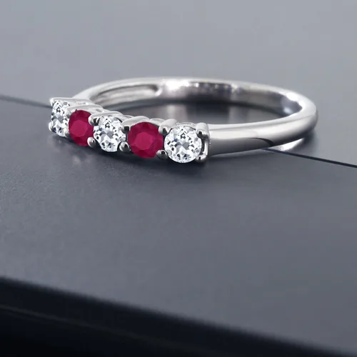 Vista 5 de Gem Stone King 0.70 Ct Round White Topaz Red Ruby 10K White Gold 5 Stone Anniversary 5-Stone Band Ring