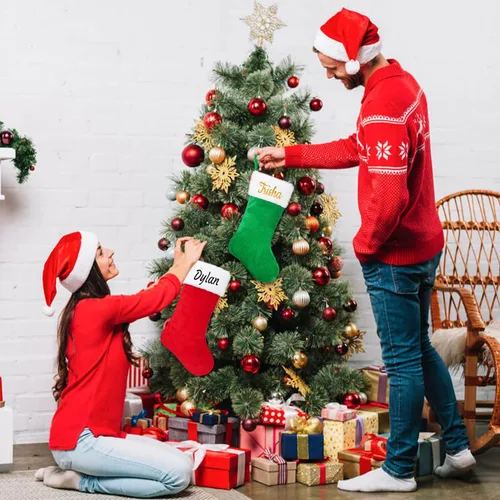 Vista 6 de Medias de Navidad personalizadas, medias de Navidad con nombre personalizado, terciopelo rojo con puño de felpa suave blanca para niños, calcetín