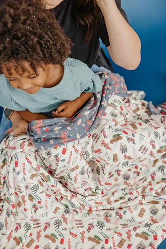 Vista 3 de Copper Pearl Manta de bebé jumbo de 3 capas: edredones suaves para niños y niñas Transpirable, acogedora, manta para niños pequeños Edredón