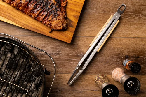 Vista 4 de Pinzas para barbacoa de acero inoxidable 18/0 de 9 pulgadas con mango ergonómico de madera de roble real para cocinar, accesorio duradero