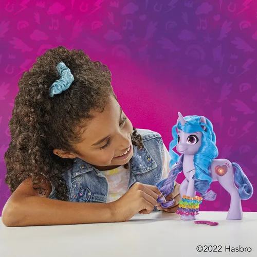 Vista 9 de Juguetes de My Little Pony: Make Your Mark Izzy Moonbow See Your Sparkle con Sonidos, Música y Luces