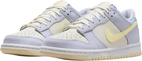 Vista 49 de Nike Kid's Dunk Low Sneaker
