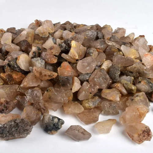 Vista 2 de REAL-GEMS Cristal curativo de cuarzo rutilado dorado natural en bruto, lote de piedras preciosas sueltas. 500 unidades, cristal curativo, Piedra