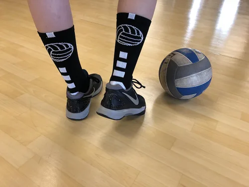 Vista 5 de MadSportsStuff Calcetines de voleibol para niñas, mujeres y adolescentes en la longitud de la tripulación