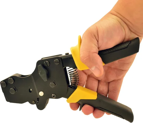 Vista 2 de Conbraco Apollo PEX 69PTBJ0010C Herramienta de abrazadera de pinza de una mano de 3/8 pulgadas - 1 pulgada, color negro