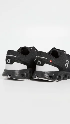 Vista 5 de ON Zapatos deportivos Cloud X Shift para mujer, Negro