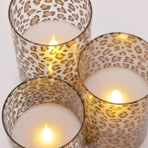 Vista 6 de Mark Feldstein - Velas LED de cristal con estampado de leopardo, juego de 3