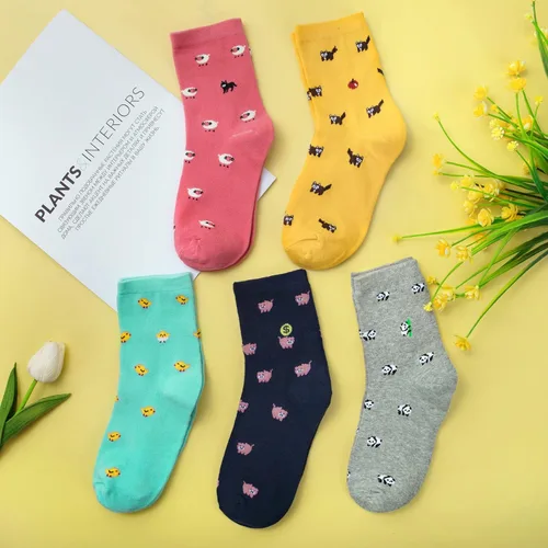 Vista 3 de 5 Pairs Womens Funny socks Cozy Cute Printed Patterned Fun Socks Novelty Cat Socks for Women Gifts