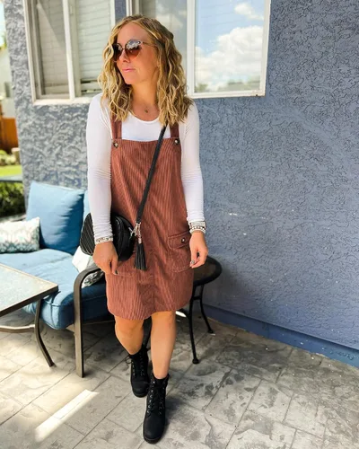 Vista 29 de luvamia Vestido de pana para mujer, tirantes ajustables, casual, a la moda, overoles cortos con bolsillos
