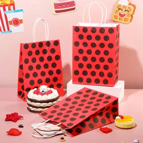 Vista 5 de Gersoniel Paquete de 16 bolsas de regalo para fiesta de mariquita, bolsas de dulces con asas, lunares rojos y negros, suministros de fiesta