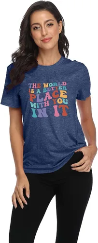 Vista 3 de Camisetas con texto en inglés The World is A Better Place with You in It (El mundo es un lugar mejor contigo in it), camiseta inspiradora