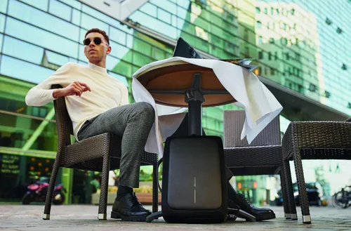 Vista 2 de XDDesign Bobby Bizz - Mochila antirrobo para laptop de 10 litros con funda acolchada para laptop de 15.6 pulgadas, bloqueo de contraseña Negro