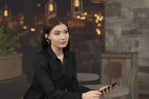 Vista 3 de Jabra Talk 25 - Auricular Bluetooth para llamadas de manos libres de alta definición con conversaciones claras y reproducción multimedia