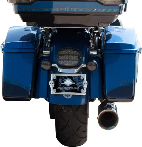 Vista 3 de United Pacific 50075 Marco de matrícula de motocicleta con calavera cromada