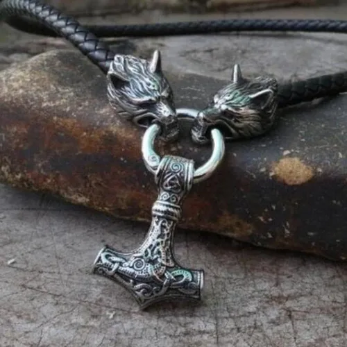 Vista 2 de Black Viking Odin Thunder Hammer And Roaring Wolf Head Mjolnir Thora's Hammer Amulet Necklace Viking Jewelry
