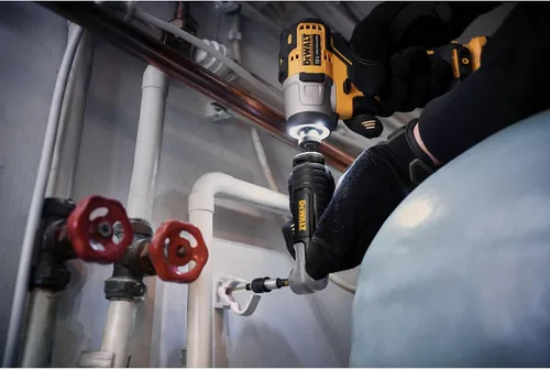Vista 8 de DEWALT Adaptador de taladro de ángulo recto FLEXTORQ, sistema 4 en 1, eje flexible recto compacto de 12 pulgadas, adaptador de taladro de 90 grados